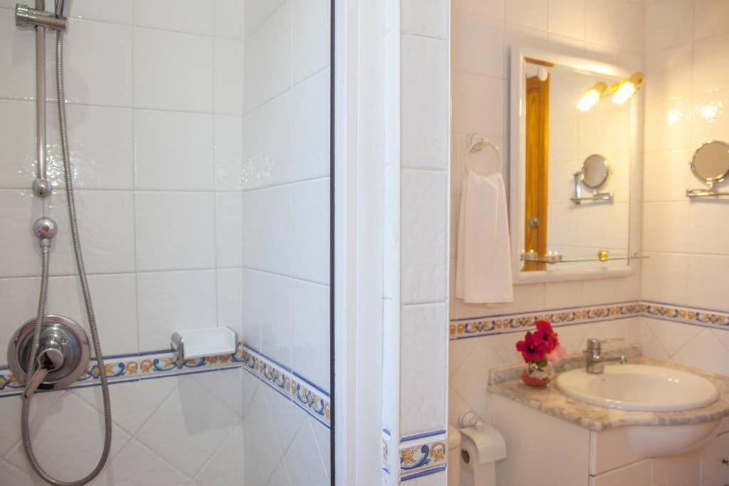Villa Sirena Cala'N Blanes  Ngoại thất bức ảnh